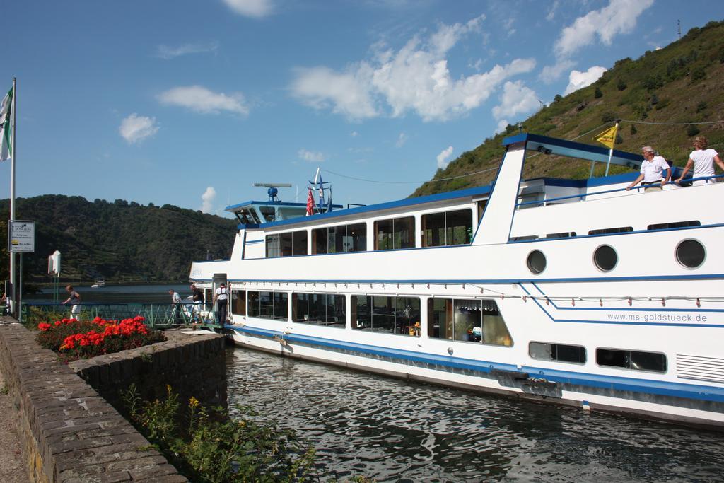 Weinhaus Fries Hotel Kattenes Bagian luar foto